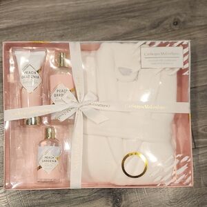 NWT Catherine Malandrino Plush Robe, Bubble Bath, Body Lotion & Oil Gift Set